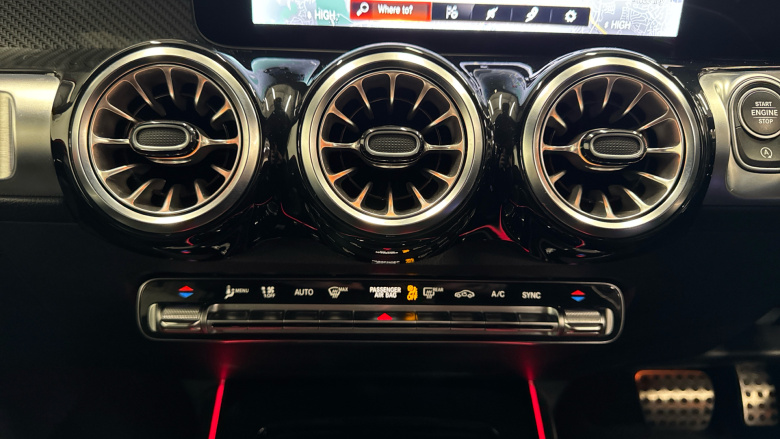 Mercedes-Benz GLB 200 AMG Line Premium 5dr 7G-Tronic Petrol Estate